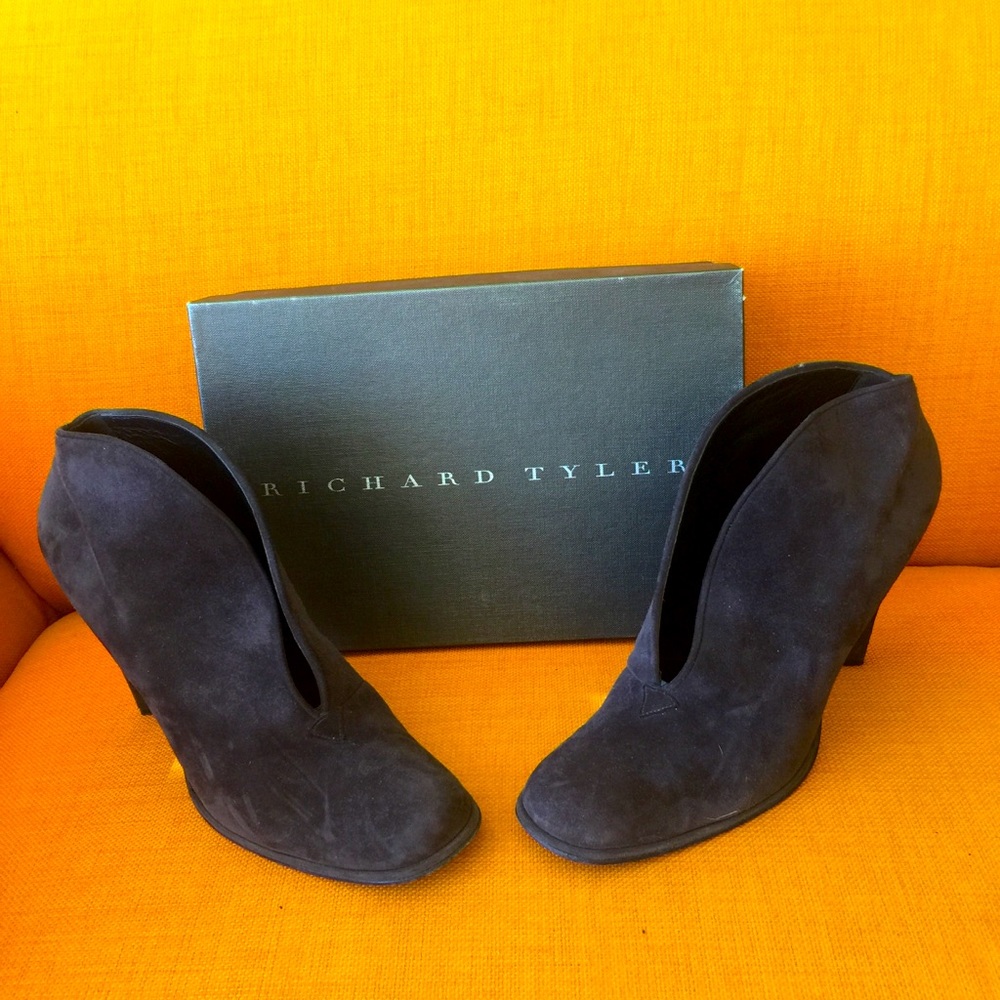 VINTAGE RICHARD TYLER ANKLE BOOTS - Picture 2 of 10